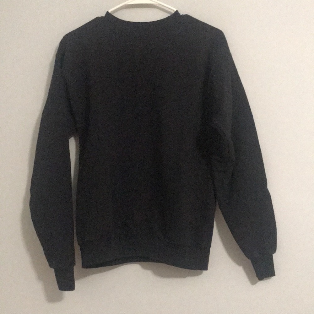 Hanes black sweatshirt